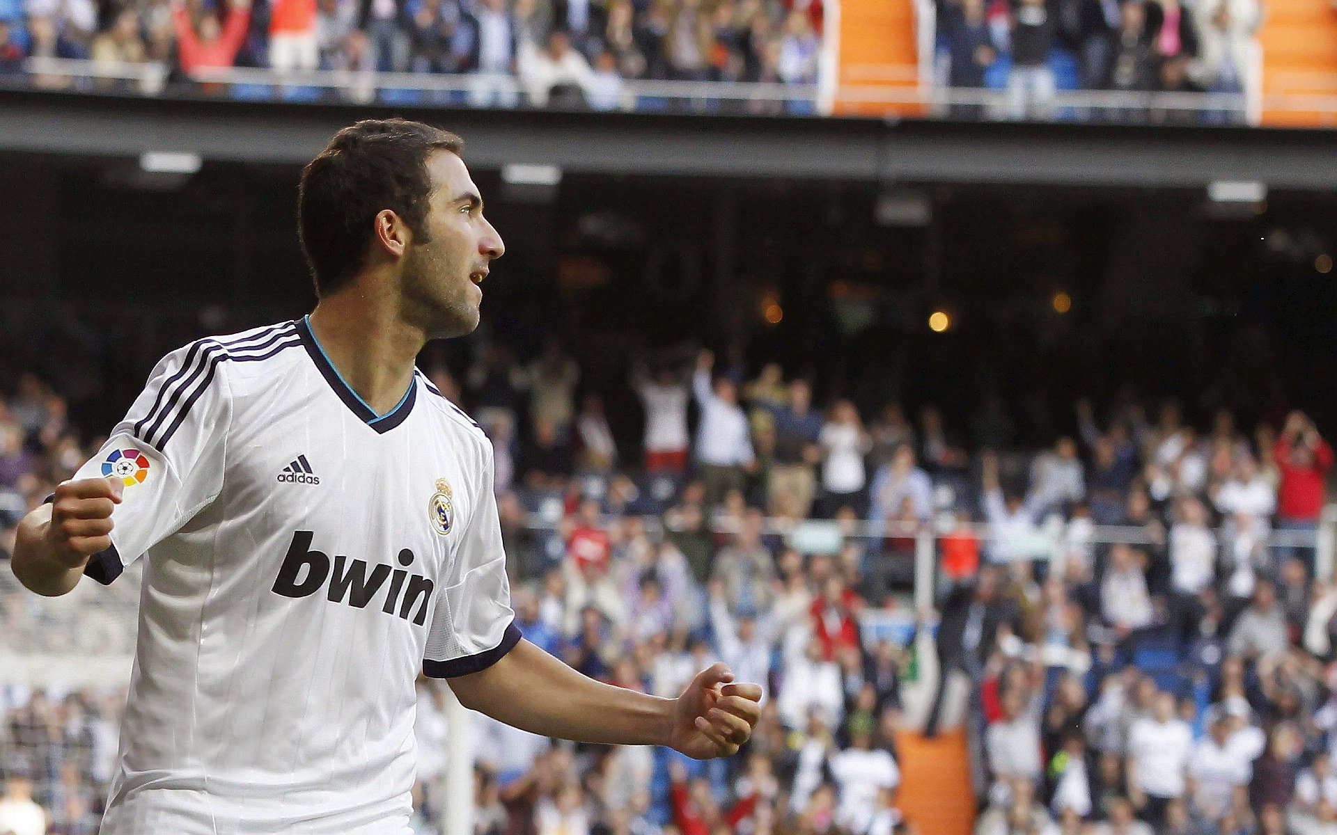 开云在线直播-德甲比赛进入白热化：坚韧不拔的精神风貌，德甲热身赛